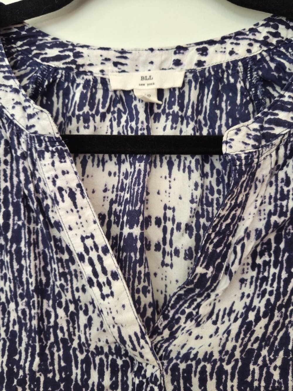 BLL New York Blue White Batik Boho Top Size S/P - Picture 3 of 7
